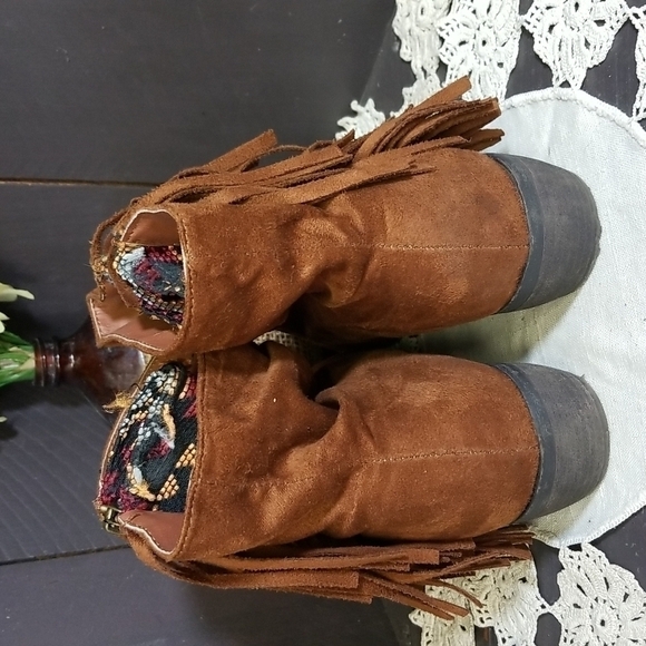 qupid fringe brown booties size 6.5 - Picture 5 of 8